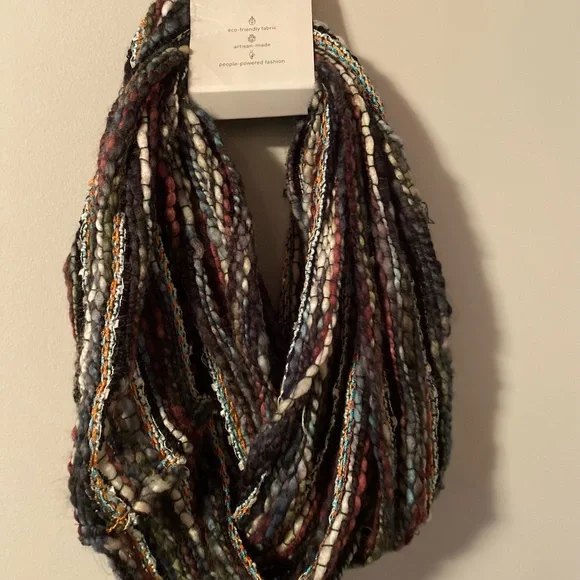 Knitted Infinity Scarf - Picture 4 of 4